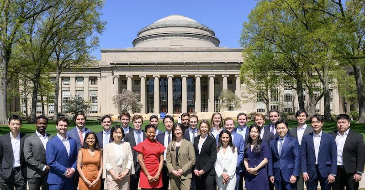 2025 class in front of MIT dome